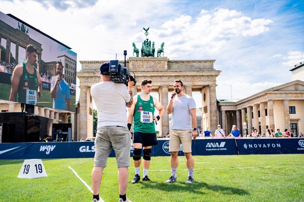 Florian Michael Weber beim Kugelstossen waehrend der deutschen Leichtathletik-Meisterschaften auf dem Pariser Platz am 24.06.2022 in Berlin